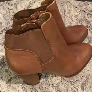 Steven Madden Brown Booties